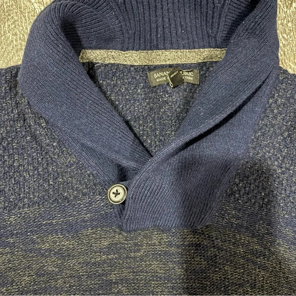 Banana Republic Mens Merino Wool Blend Blue Sweater Sz M Foldover‎ Collar Preppy